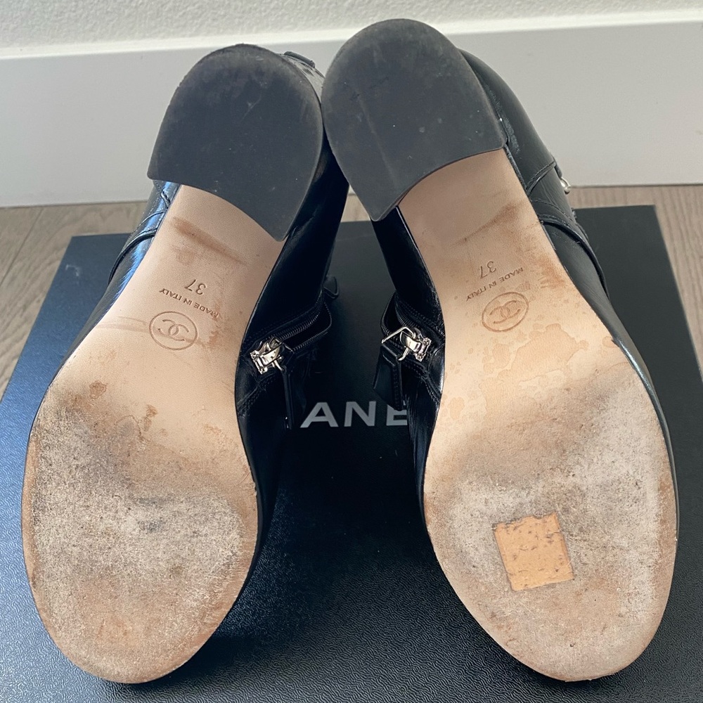 ❌SOLD ❌Chanel Chain Short Boots - Picture 7 of 8